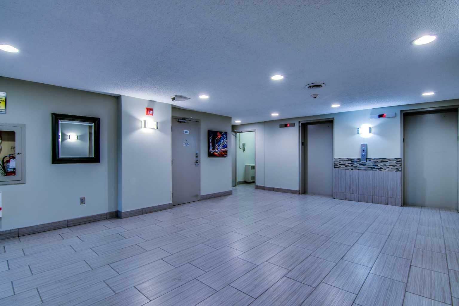 Property Photo: 220 13 Avenue SW 804 AB T2R 1L6