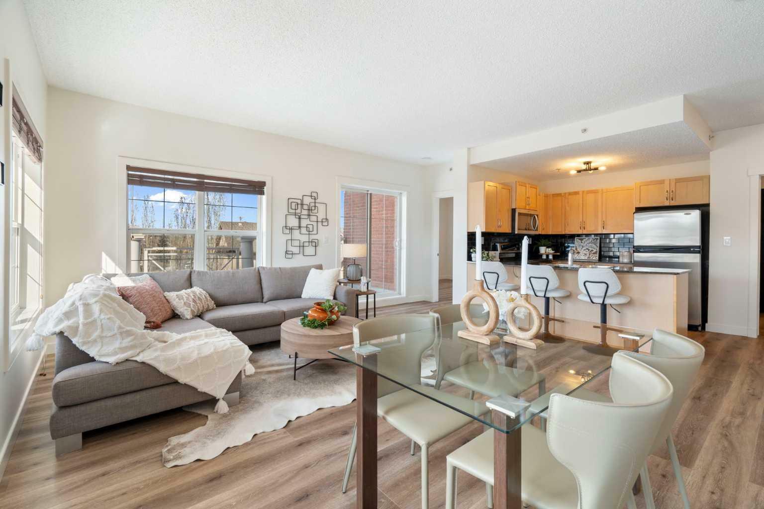 Property Photo: 5605 Henwood Street SW 4401 AB T3E 7R2