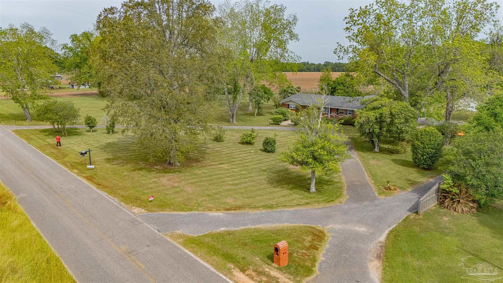 Property Photo: 570 Byrneville Rd FL 32535