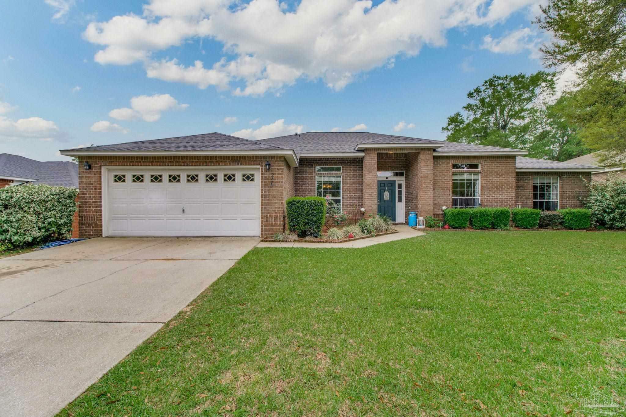Property Photo: 2272 Liberty Loop Rd FL 32533