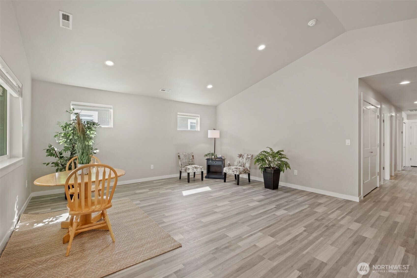 Property Photo: 123 E 9th Avenue 54 WA 98837