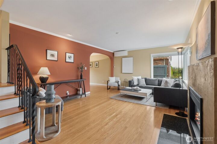 Property Photo:  2806  29th Avenue W  WA 98199 