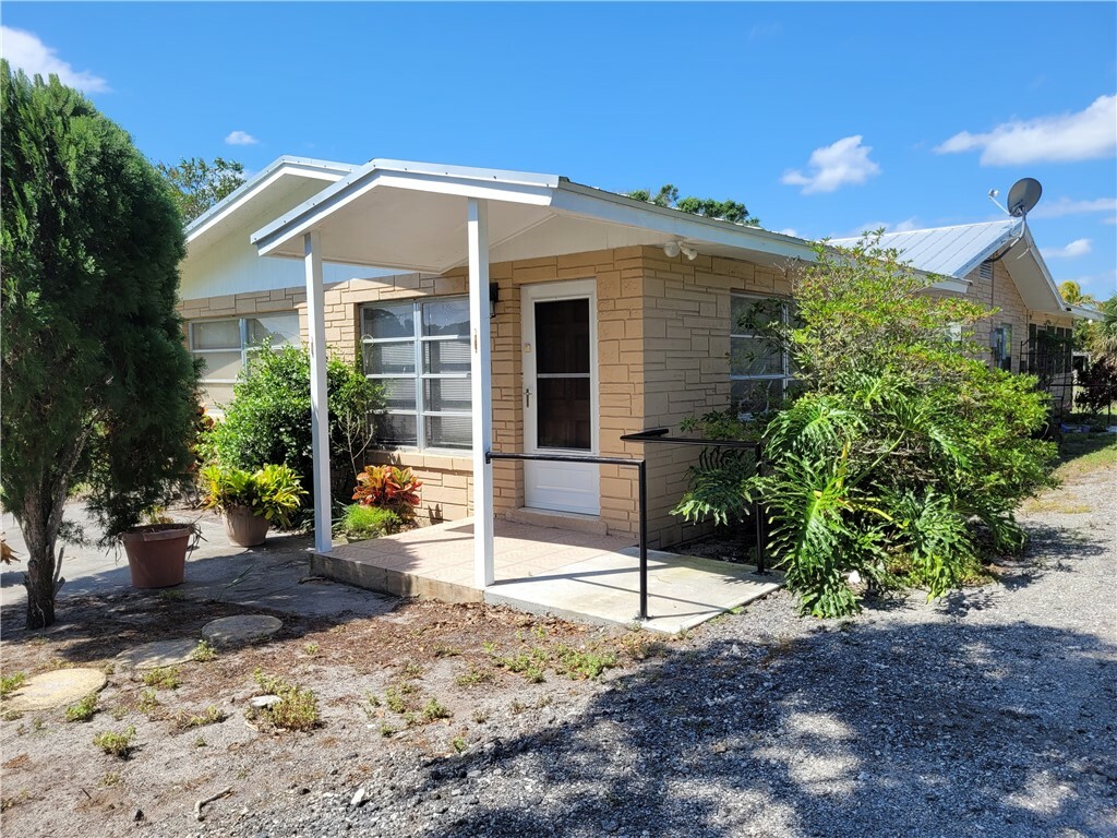 Property Photo: 8695 70th Avenue FL 32967