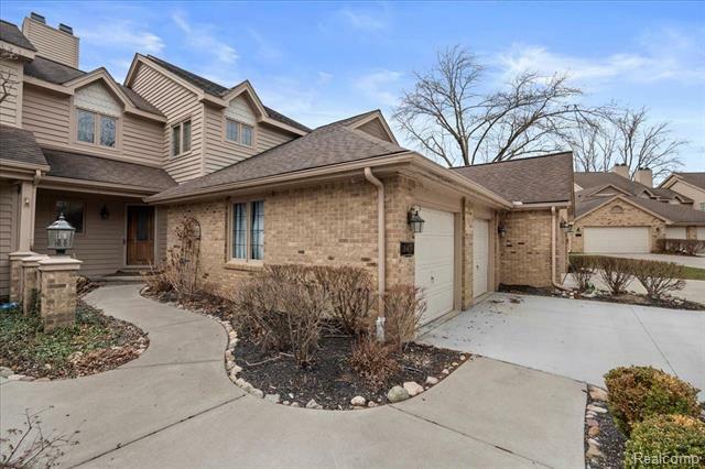 18409 Blue Heron Drive E 6  Northville Twp MI 48168 photo