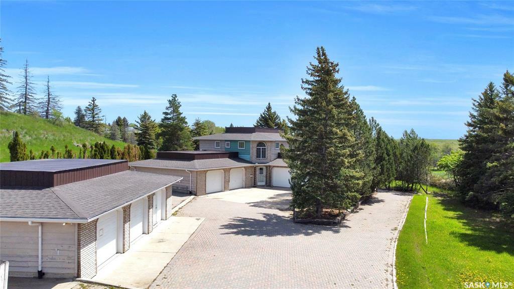 Property Photo: 1055 7th Avenue SW SK S6H 5R2