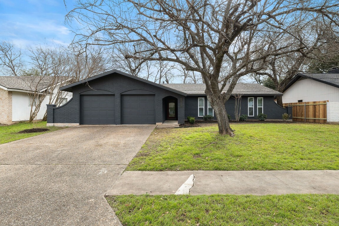 Property Photo: 8713 Dawnridge Circle TX 78757