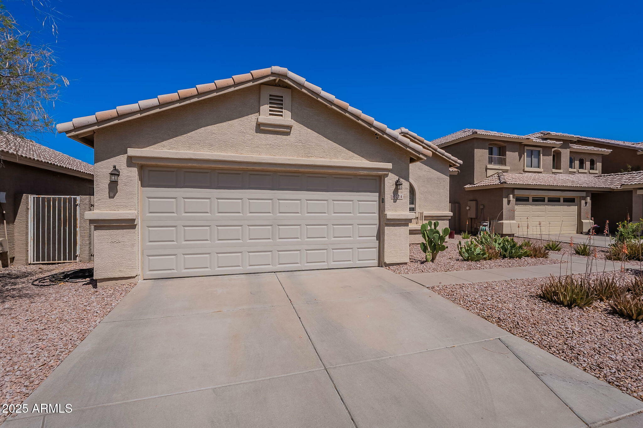 Property Photo: 2714 E Valencia Drive AZ 85042