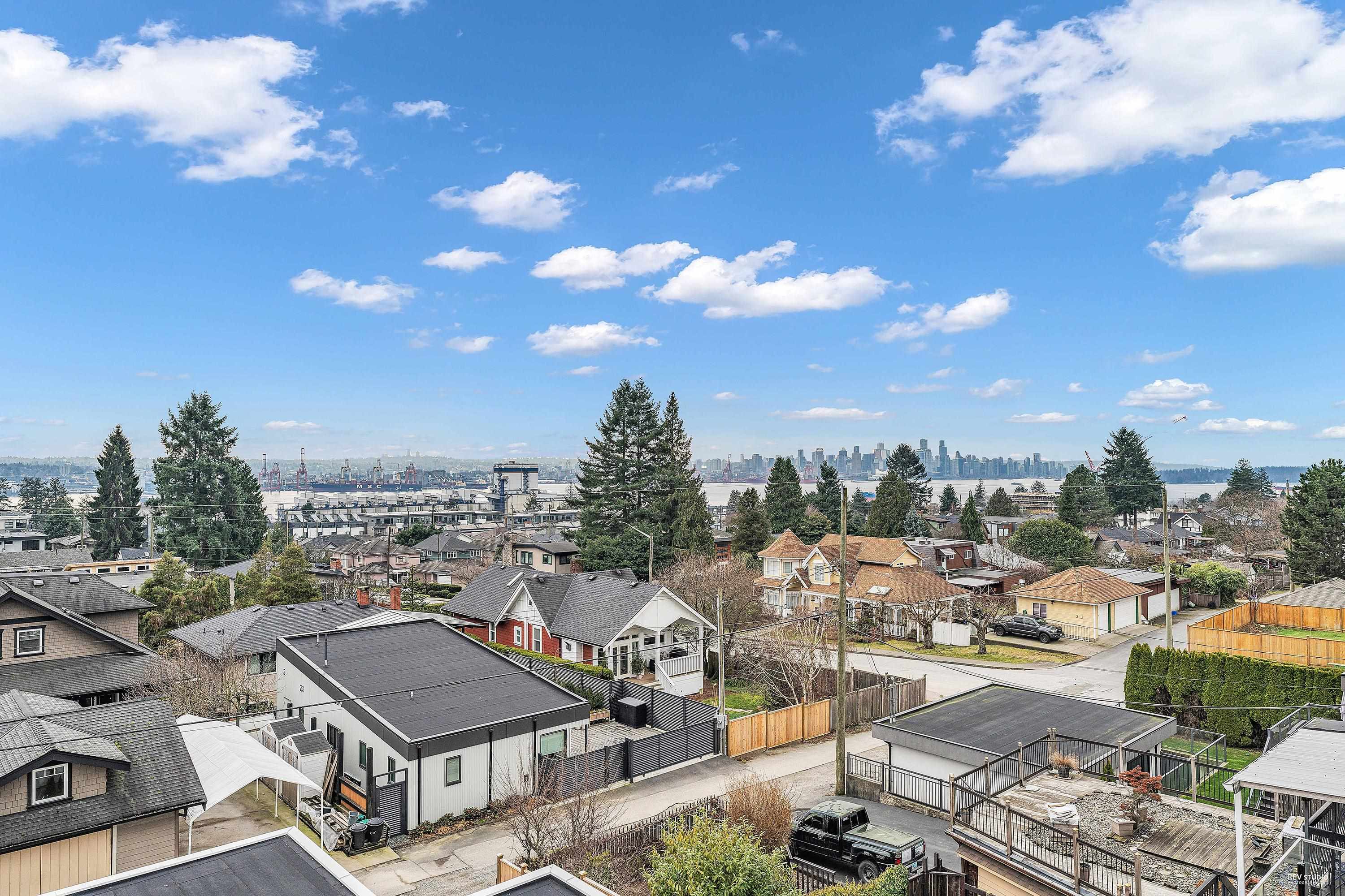 Property Photo: 615 E 6th Street BC V7L 1R4