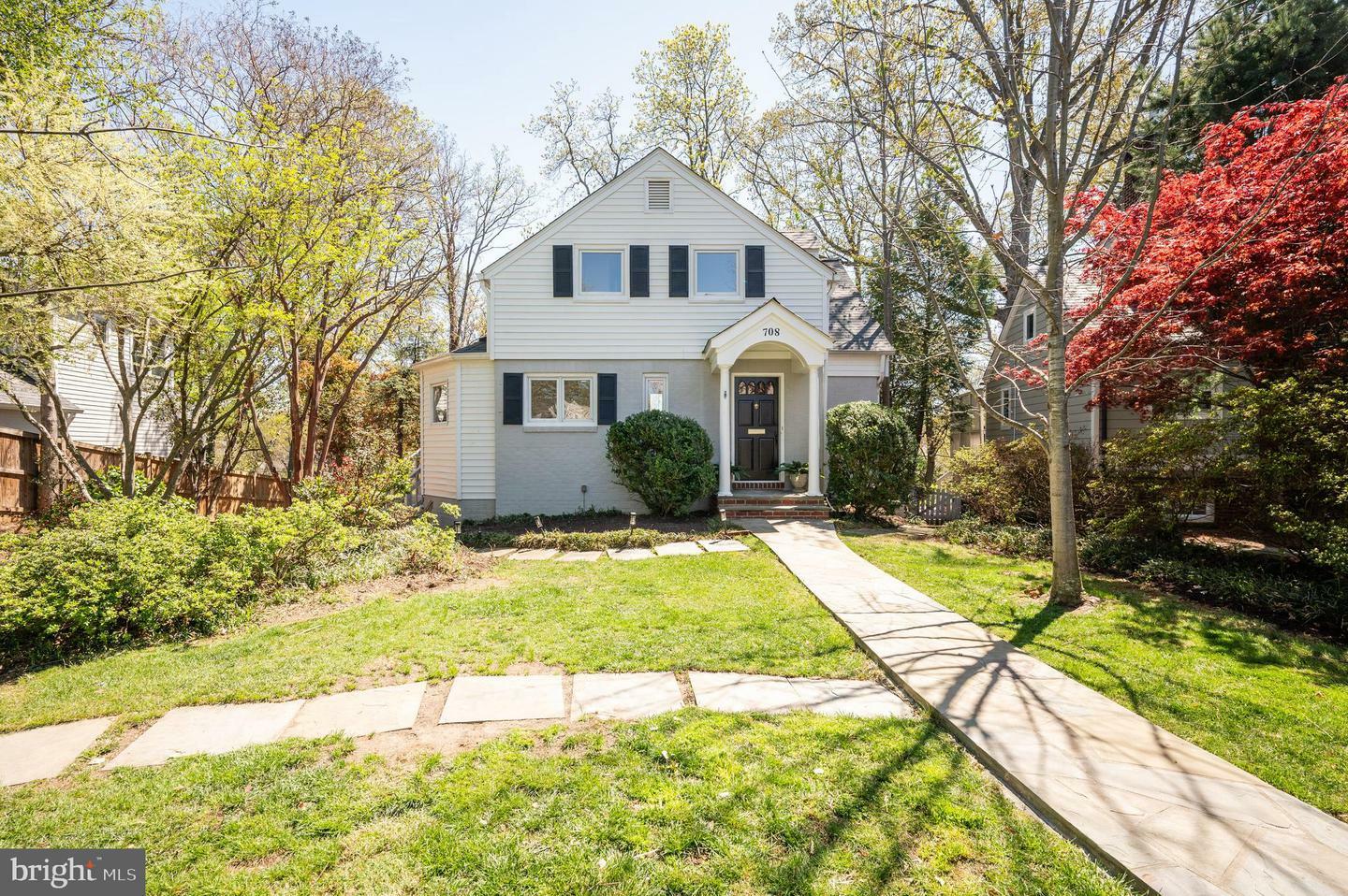 Property Photo: 708 S Overlook Drive VA 22305