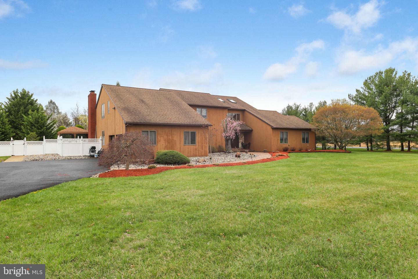 700 Cox Road  Moorestown NJ 08057 photo