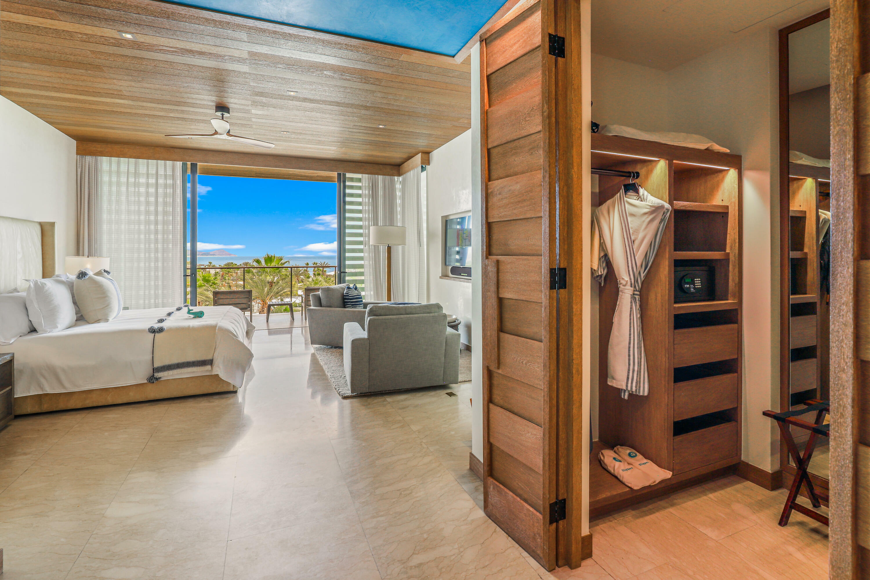 Property Photo: Luna 6 Km 15 Carr. Transp. Cabo-Sj 2125/2127 BS
