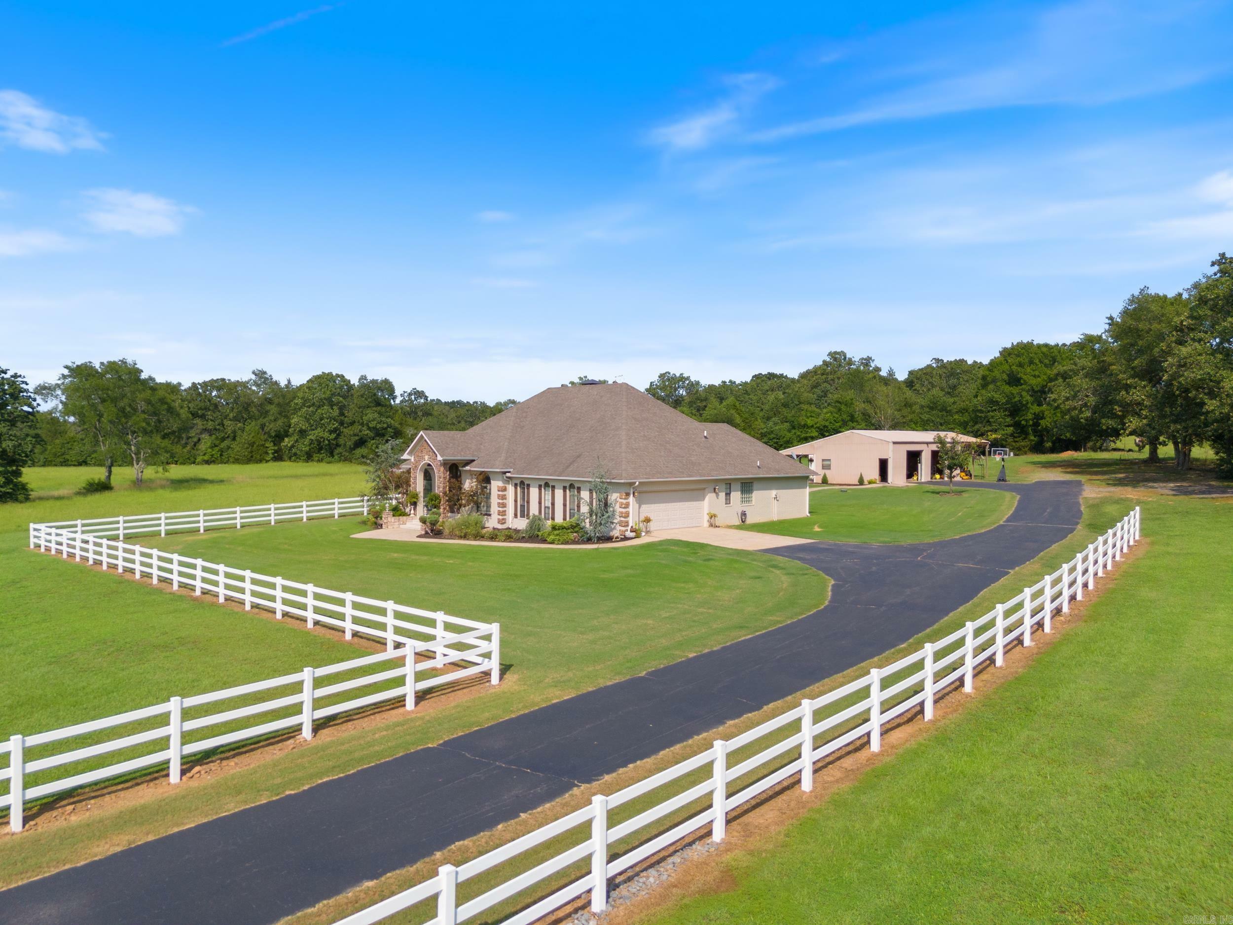 Property Photo: 374 Highway 225 East AR 72058