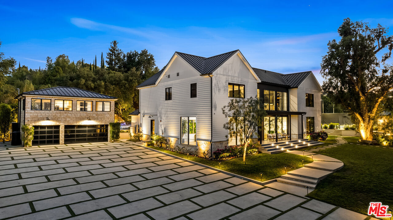 Property Photo: 18762 Wells Dr CA 91356