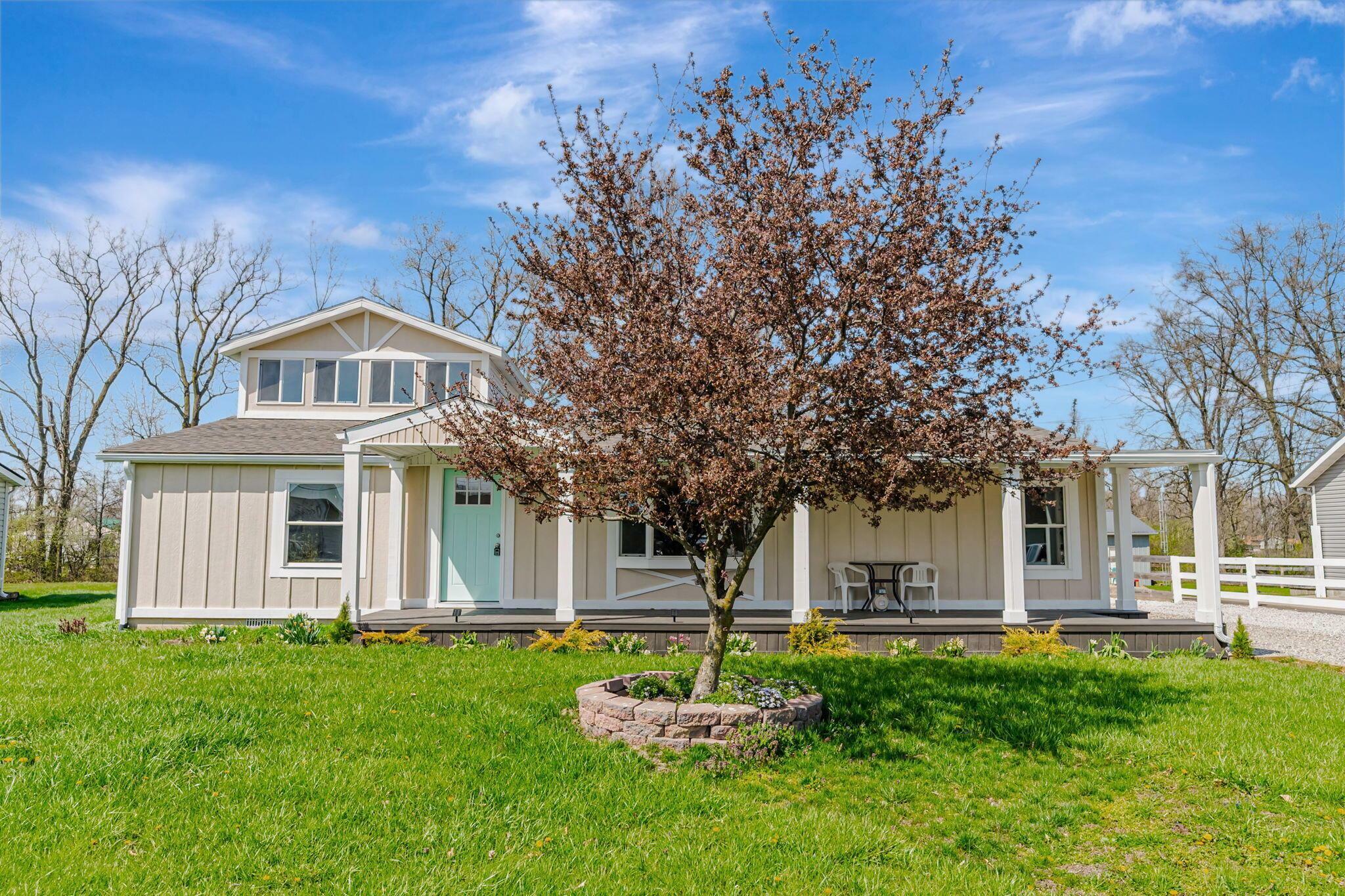 Property Photo:  1758 Harris Drive  OH 43302 