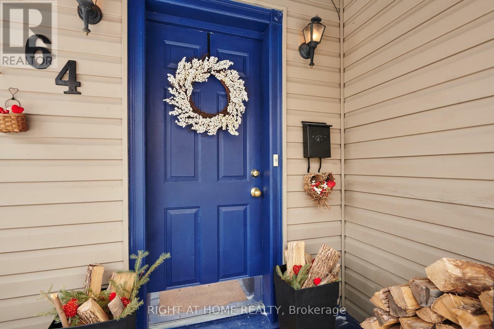 Photo de la propriété: 64 Templeton Street ON K1N 6X3