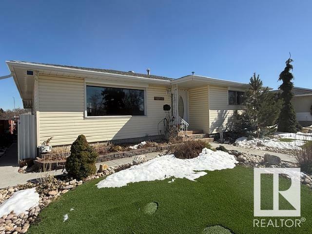 Property Photo: 15027 67 St NW AB T5C 0C9