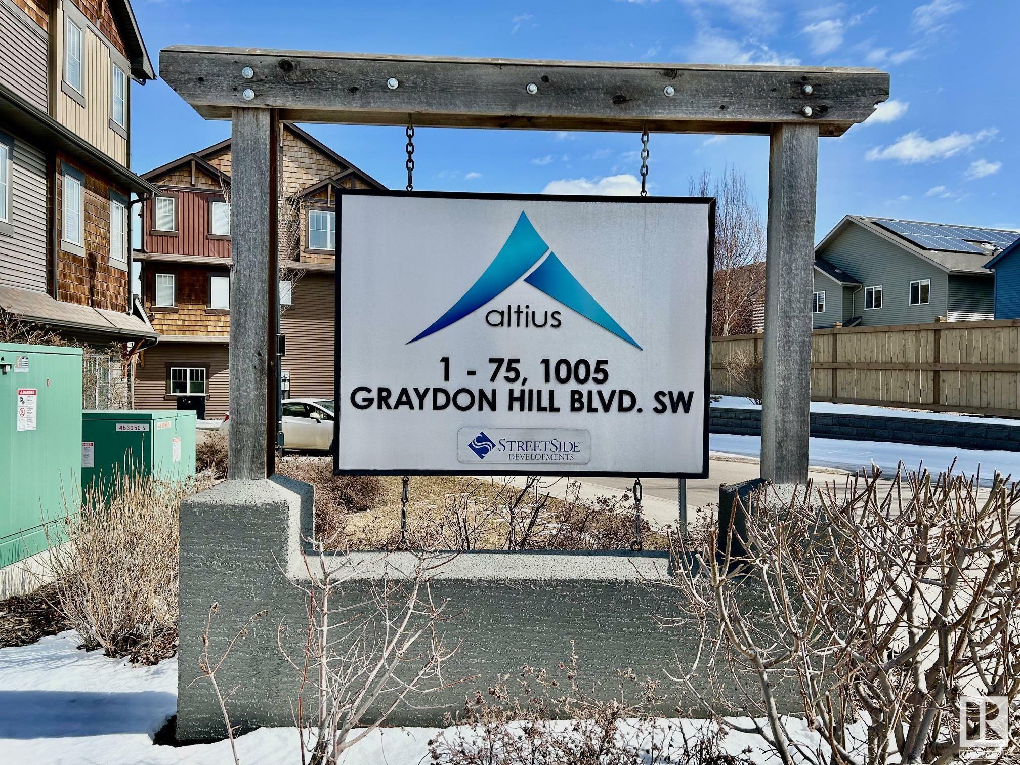 Property Photo: 1005 Graydon Hill Boulevard SW 9 AB T6W 3J5