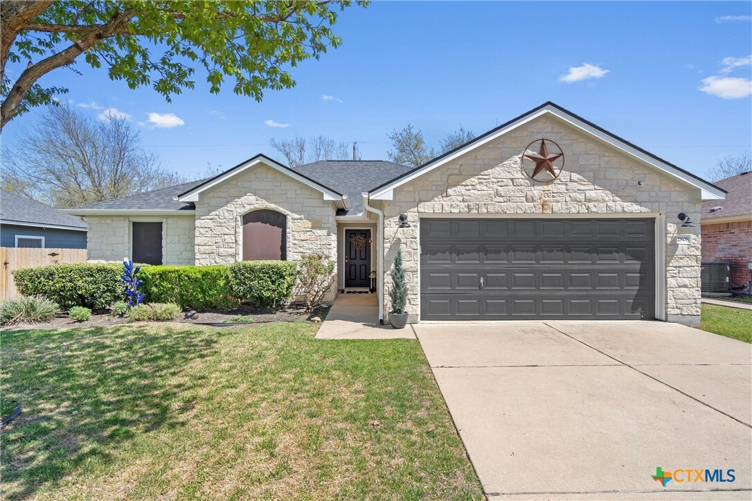 Property Photo: 2808 Zachary Lane TX 76574