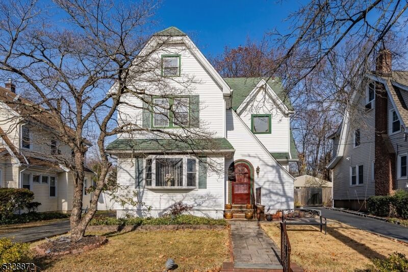 Property Photo: 167 Everett Pl NJ 07631