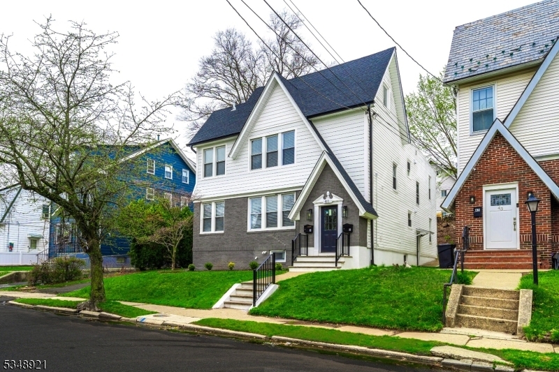 Property Photo:  41 Meadowbrook Rd  NJ 07040 