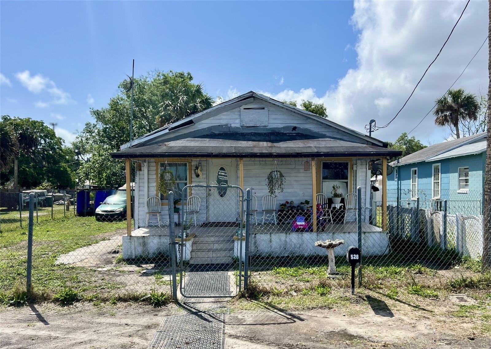 Property Photo: 528 Ronnoc Lane FL 32168