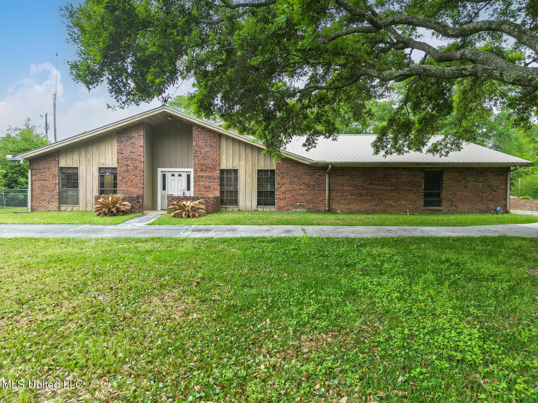 Property Photo:  17141 Robinson Road  MS 39503 