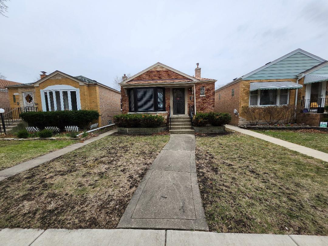 Property Photo: 5044 N Kenneth Avenue IL 60630