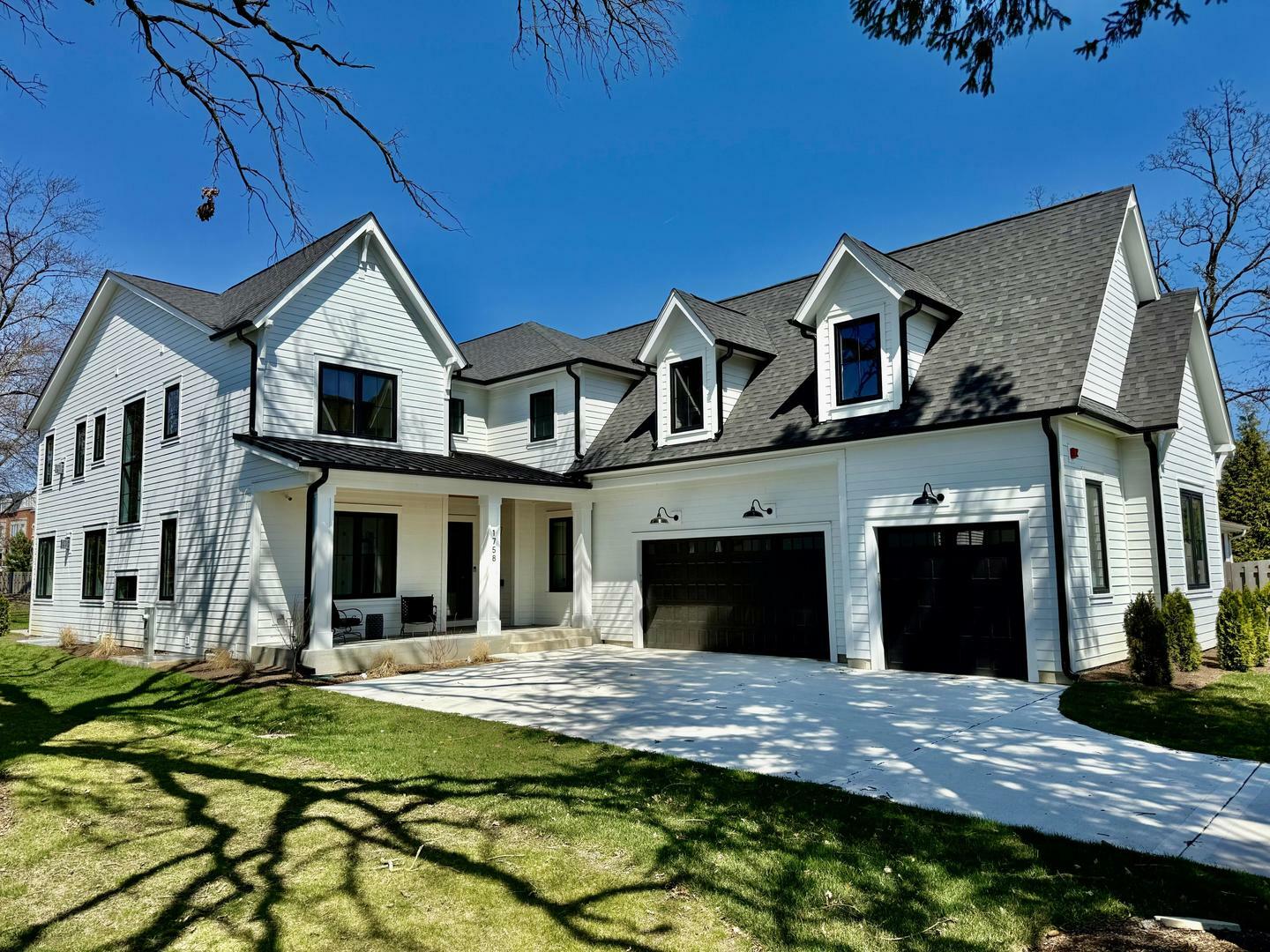 Property Photo: 1758 Chapel Court IL 60062