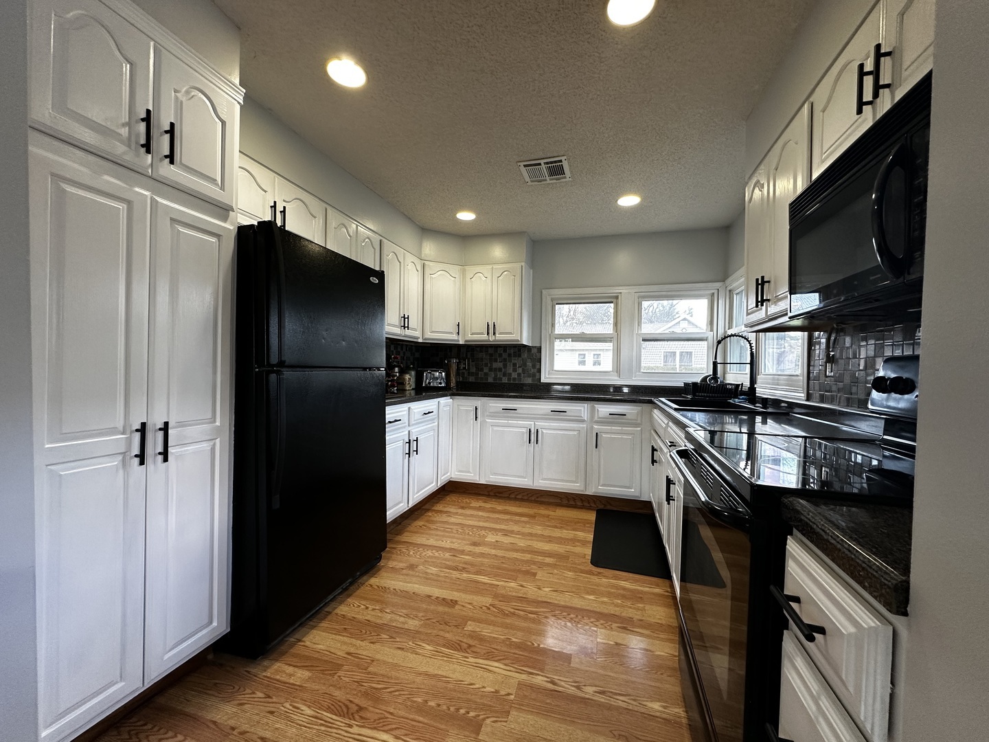Property Photo: 442 E Devonshire Road IL 62521