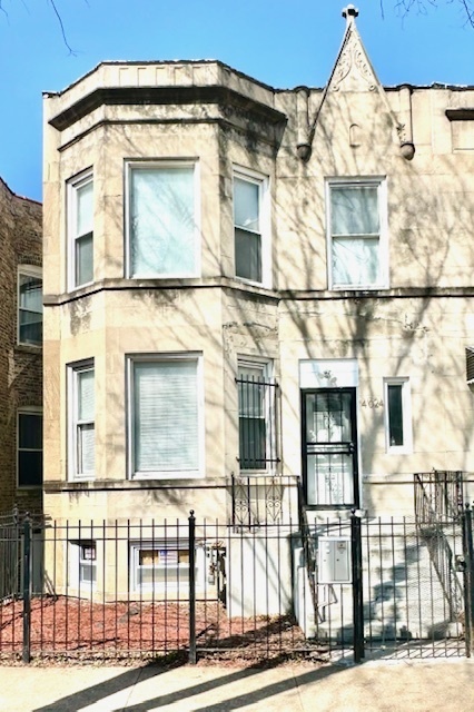 Property Photo: 4024 W Polk Street IL 60624