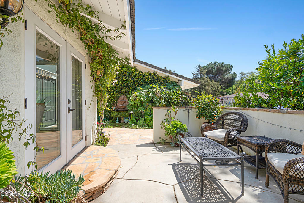 Property Photo:  1574 Devonshire Avenue  CA 91361 