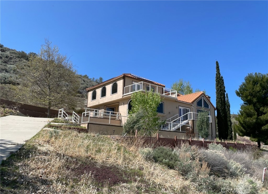 Property Photo: 40014 95th Street W CA 93551