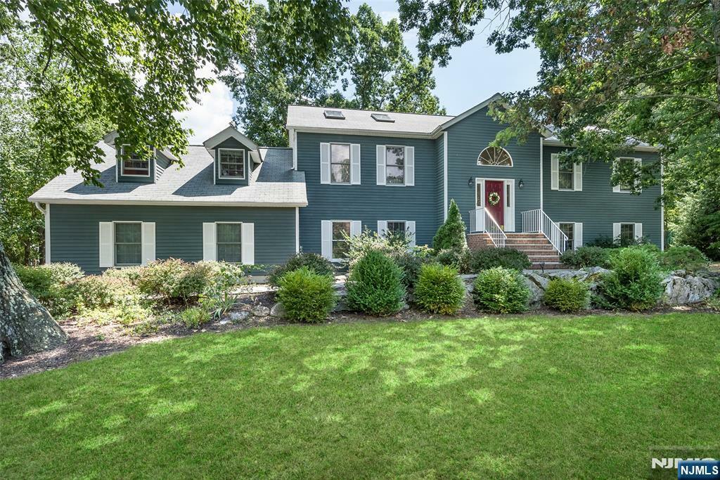 7 Thornwood Drive  Kinnelon Borough NJ 07405 photo