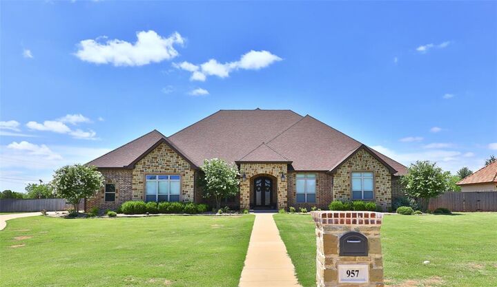 Property Photo: 957 Caballo Drive TX 79602
