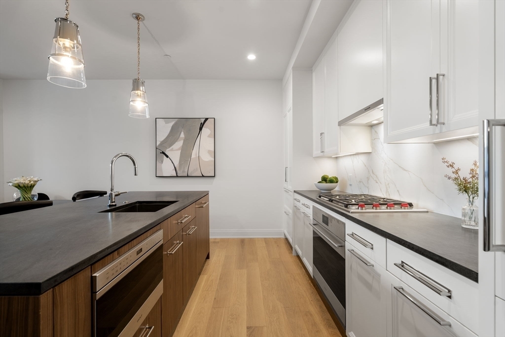 Property Photo:  100 Linden Street 102  MA 02482 