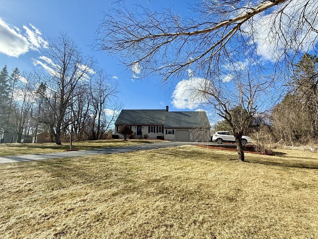 Property Photo:  8 Welch Ave  MA 01543 