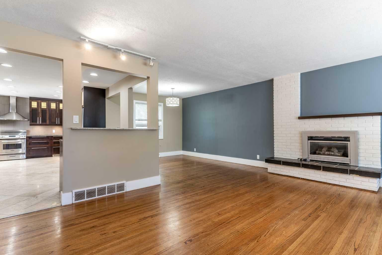 Property Photo: 604 61 Avenue SW AB T2V 0J3