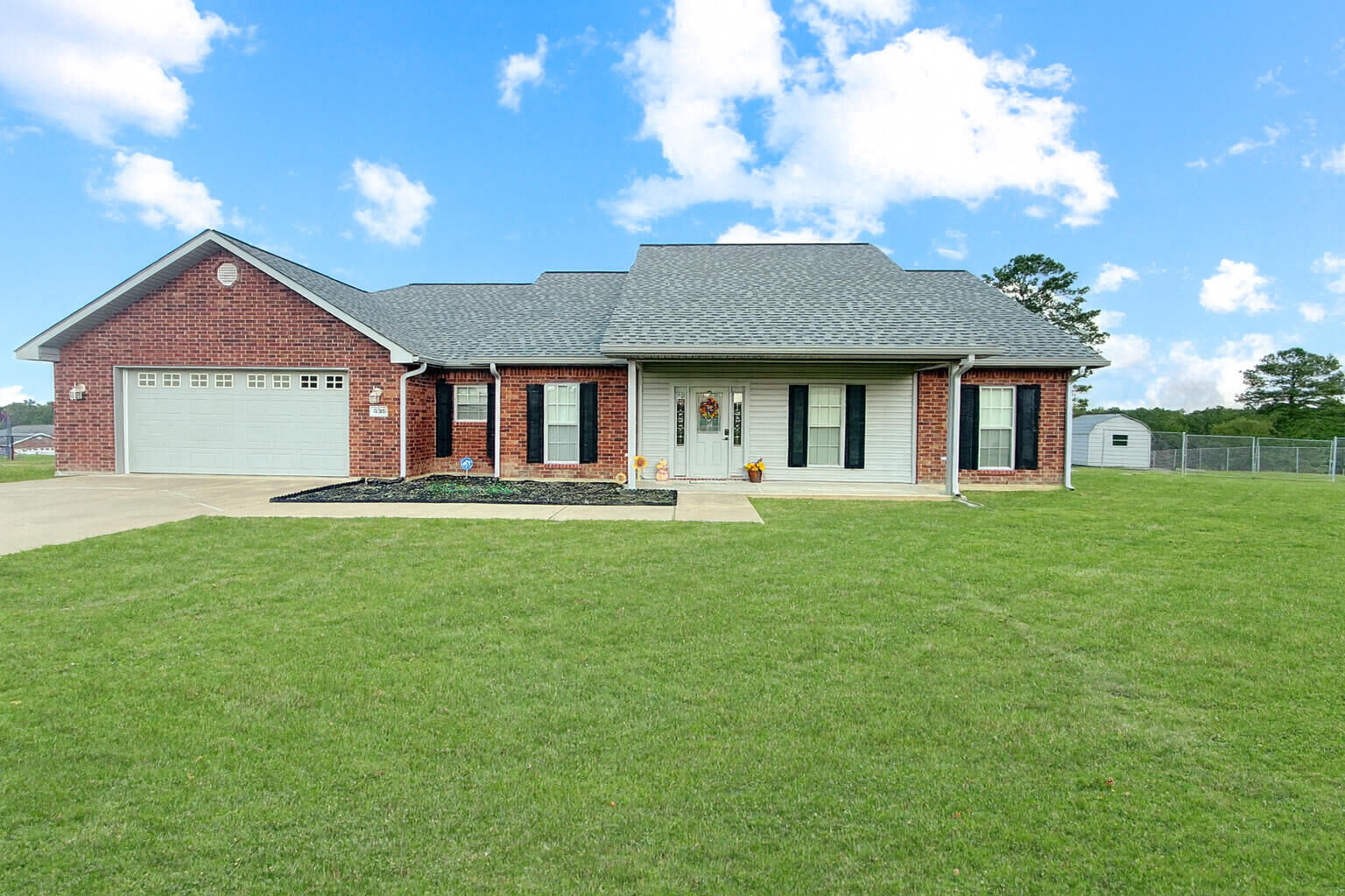 Property Photo:  330 Wesley Crowell Rd  LA 71446 