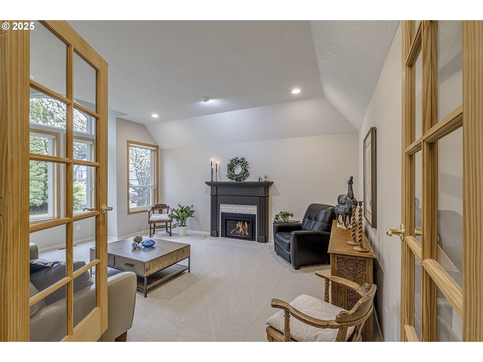 Property Photo:  610 NE Sundance Ct  OR 97124 