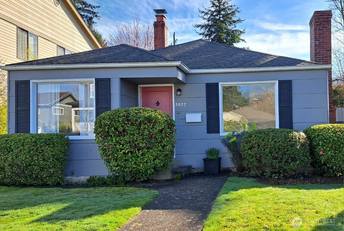 Property Photo: 5022 48th Avenue NE WA 98105