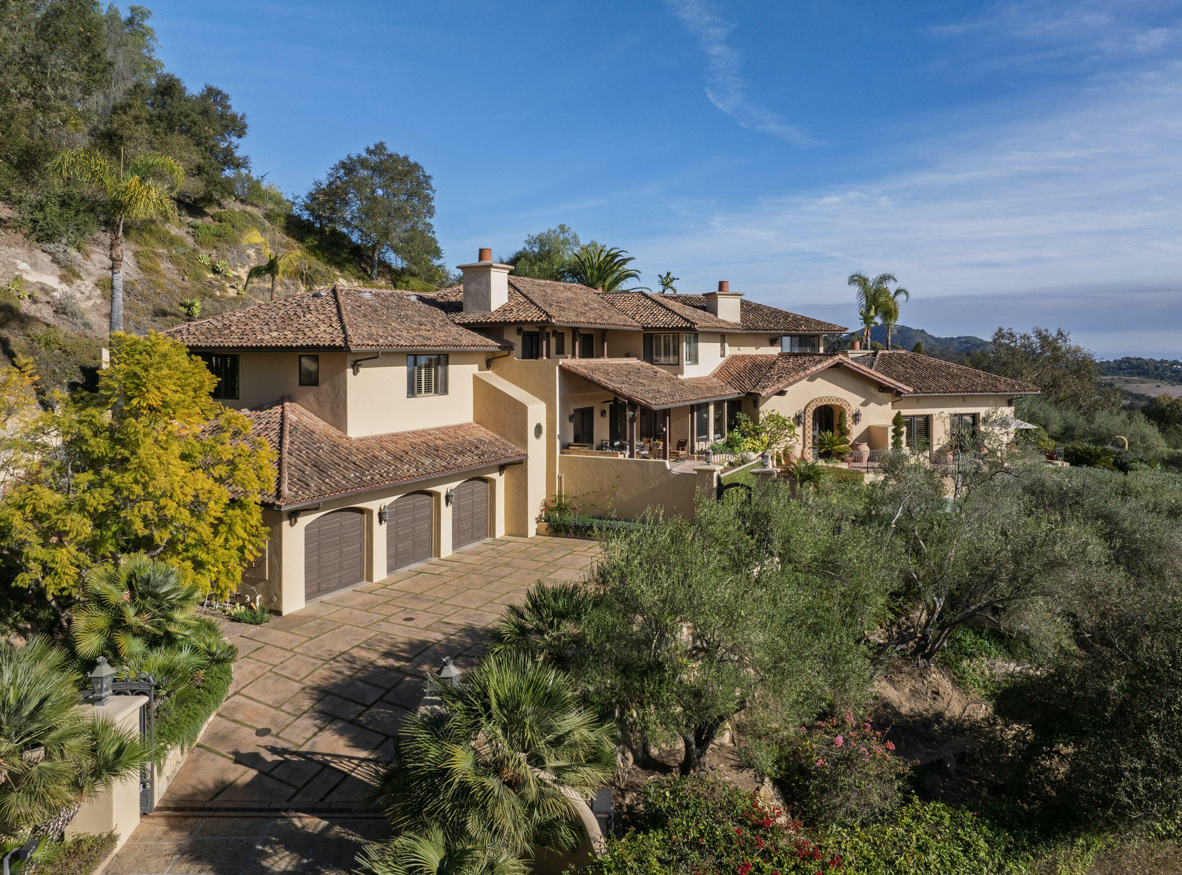 Property Photo: 2240 Bella Vista Drive CA 93108