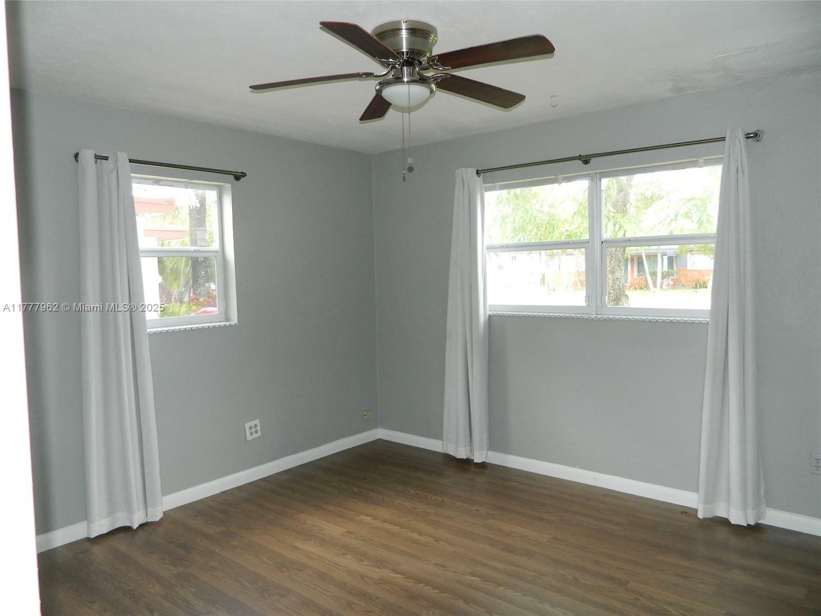Property Photo:  930 SW 29th Way  FL 33312 