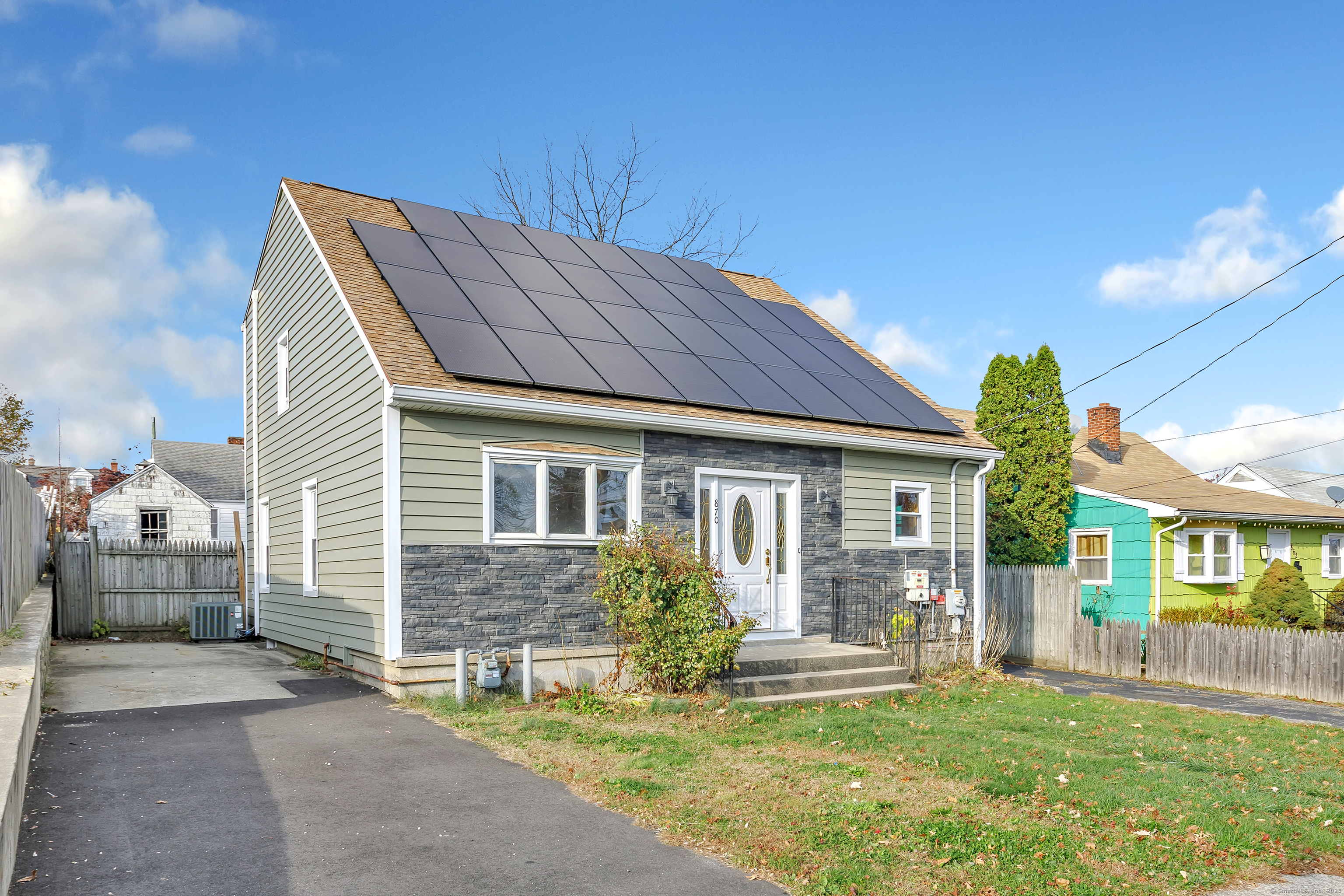 Property Photo: 870 Thorme Street CT 06606