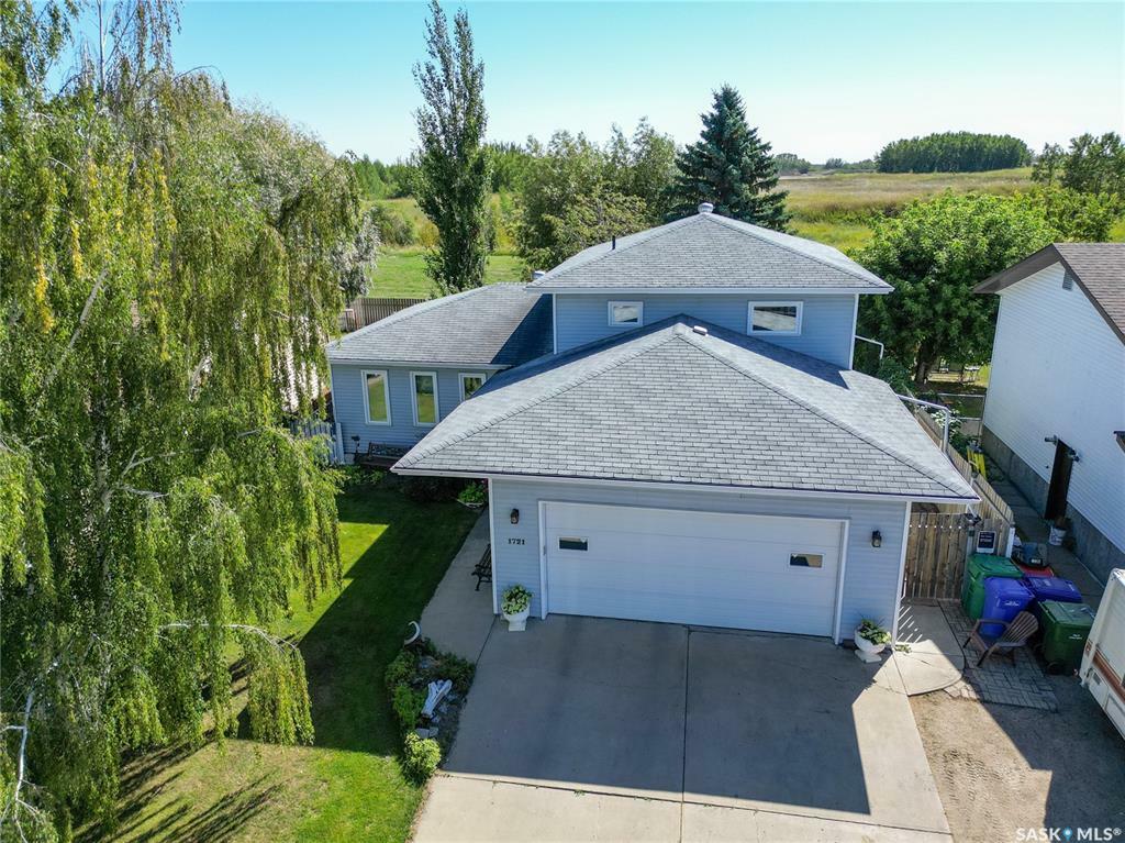 Property Photo: 1721 Barton Drive SK S6V 7S9
