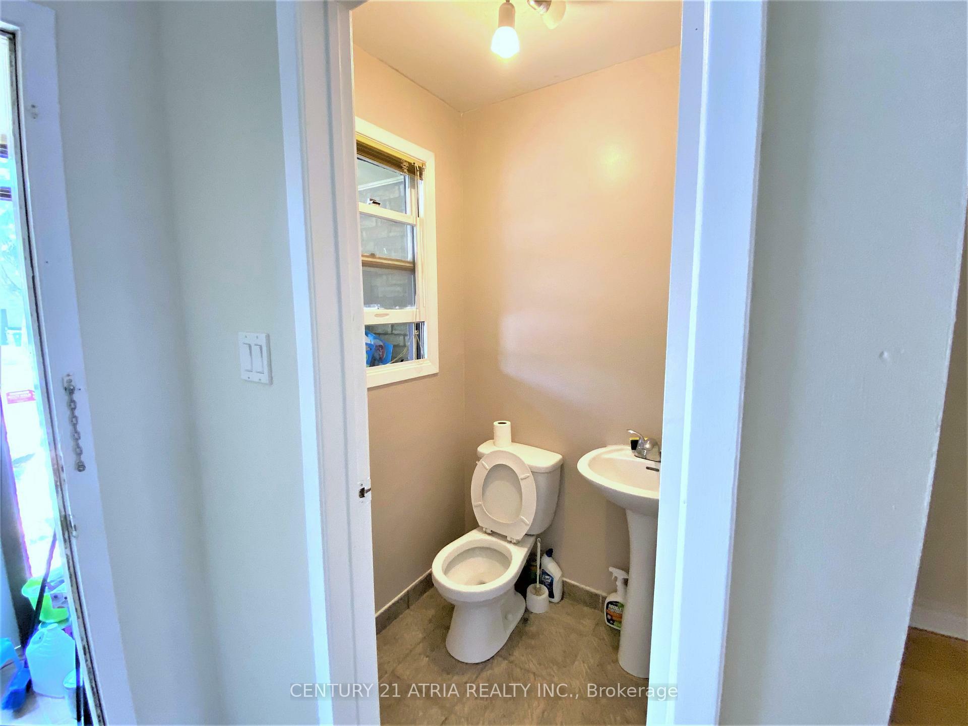 Property Photo: 5 Thunder Grove ON M1V 1V1