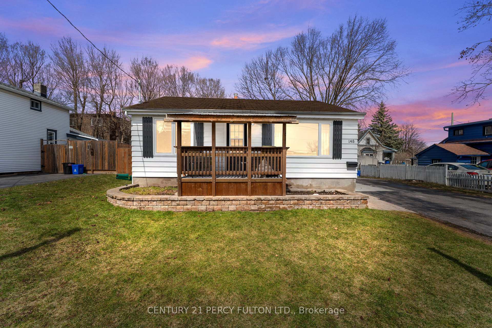 Property Photo:  148 Third Street  ON L1C 2C8 