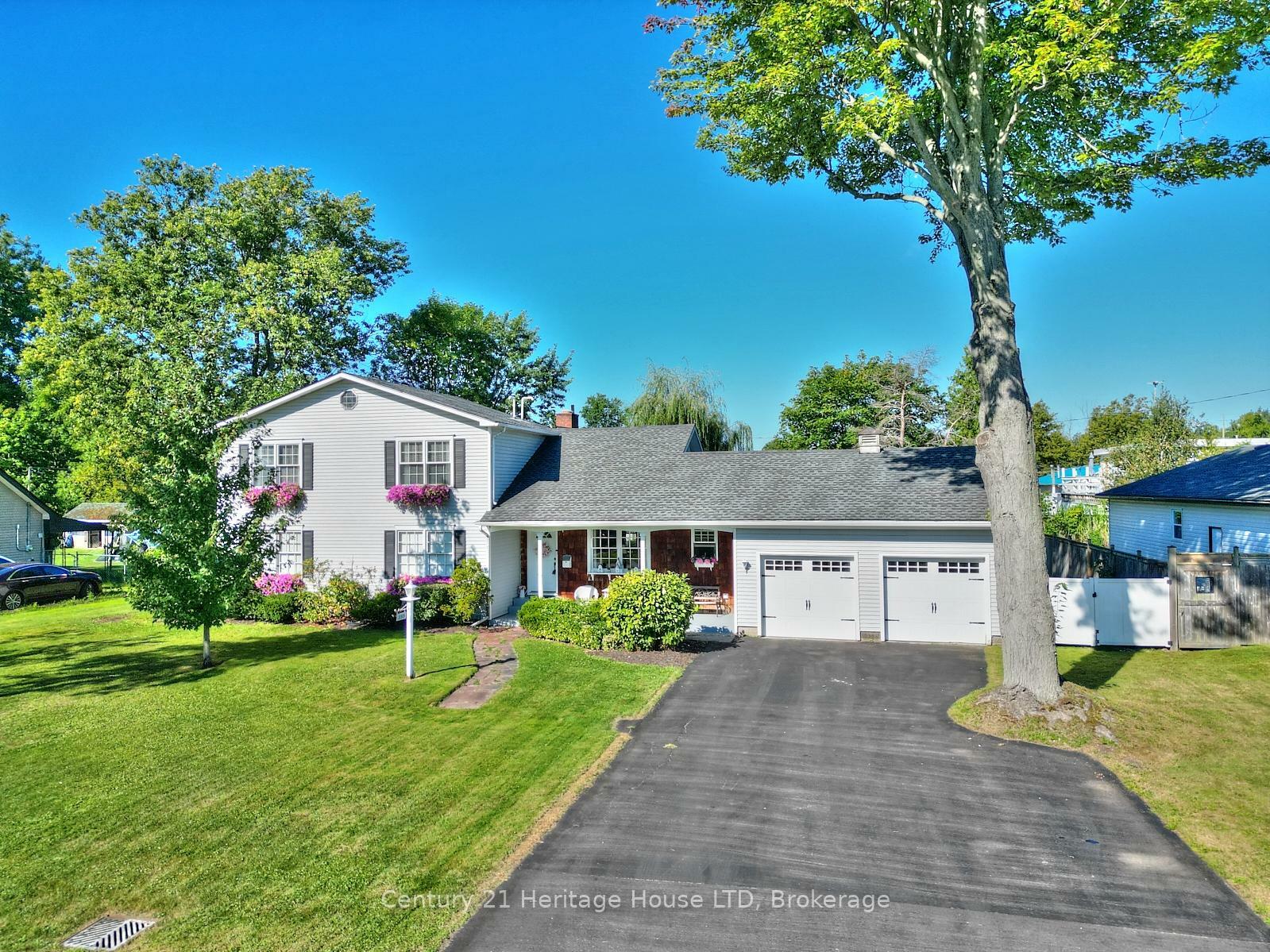 Property Photo: 353 Daytona Drive ON L2A 4Y6