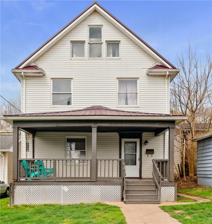Property Photo:  11 E Moody Ave  PA 16101 