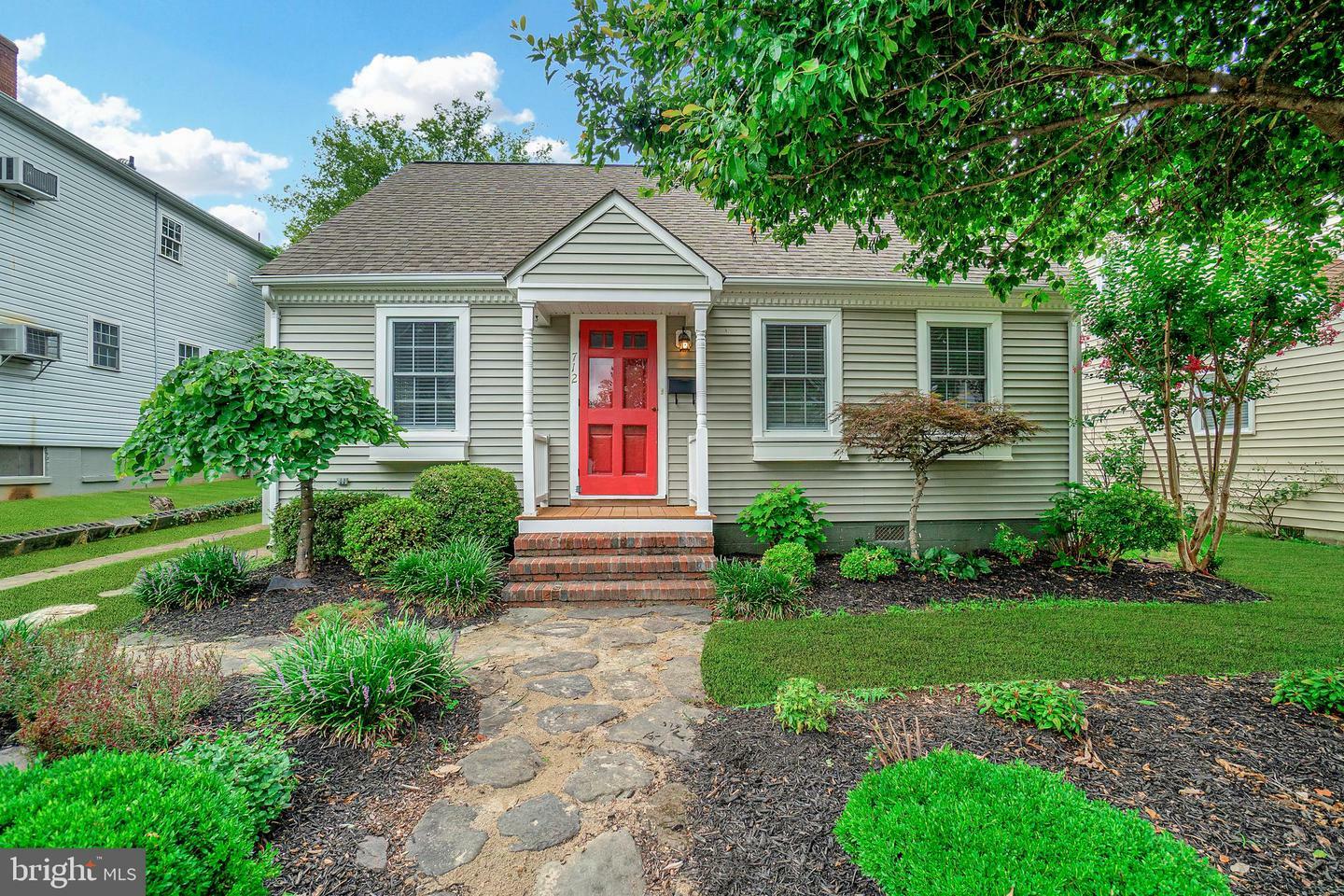 Property Photo: 712 Freeman Street VA 22401