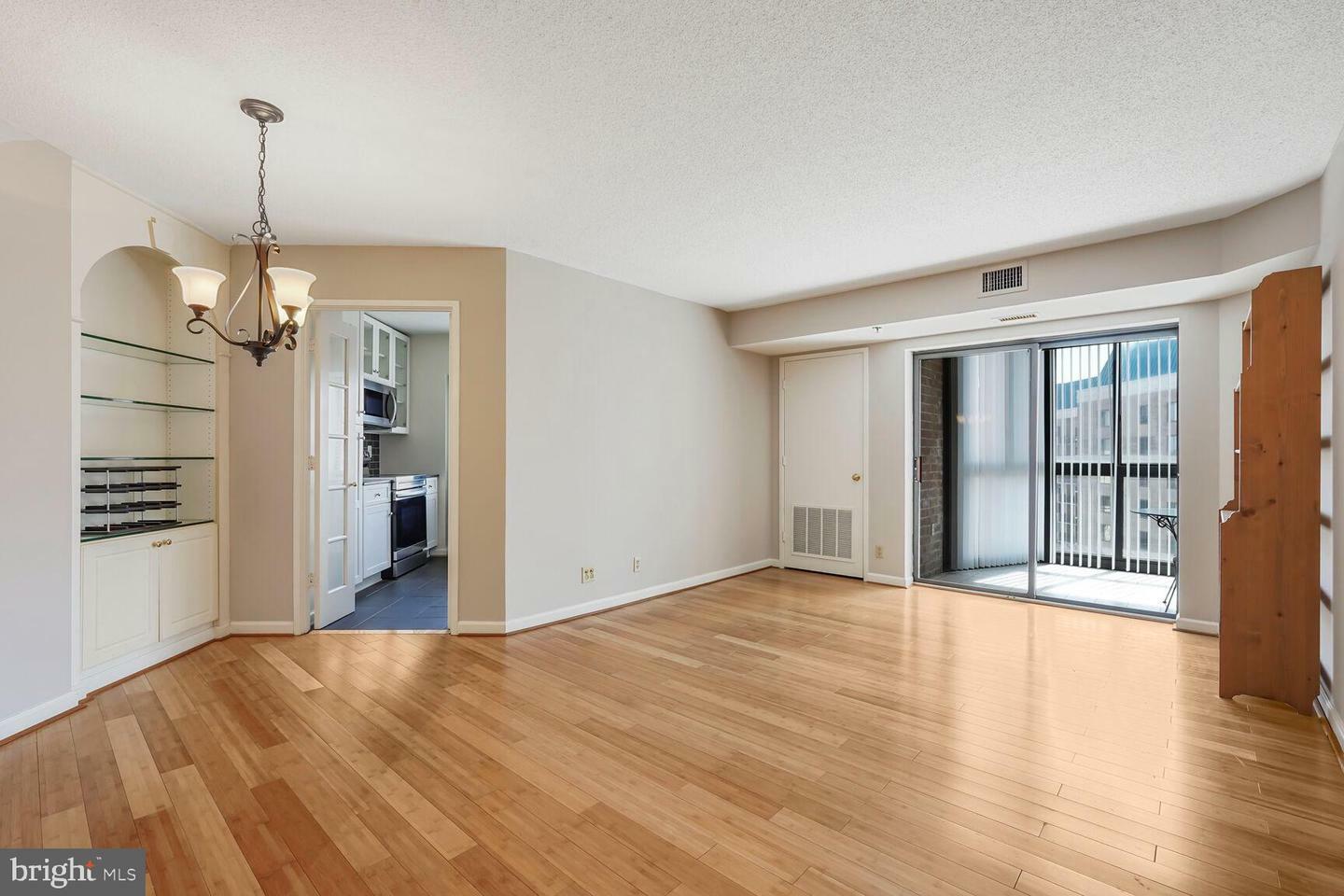 Property Photo: 900 N Stafford Street N 1918 VA 22203